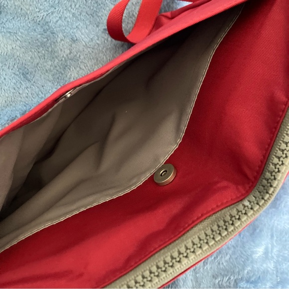 NWT Baggallini Red Comrade Crossbody - Picture 5 of 7